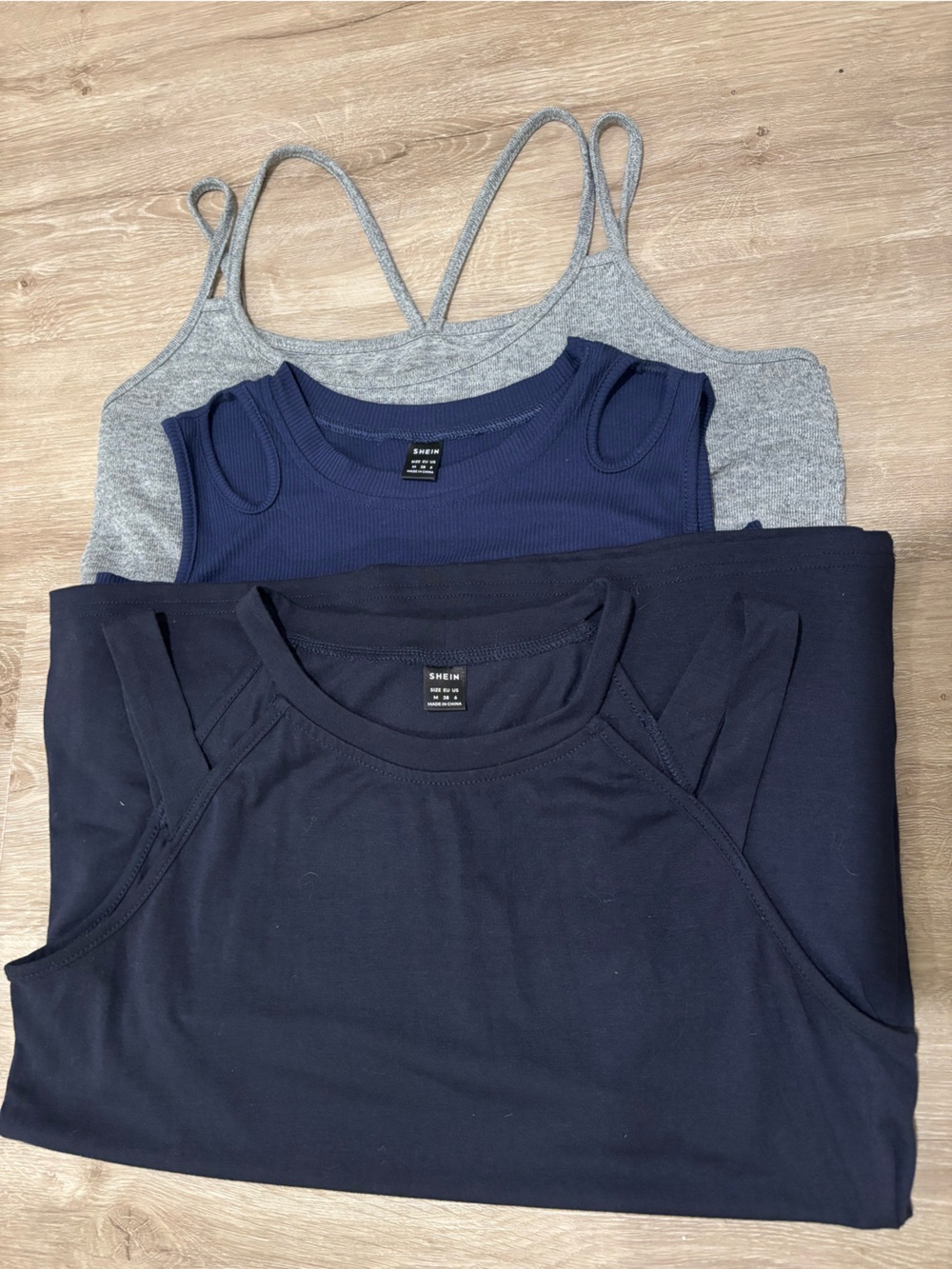 SHEIN Bundle of 3 Medium Woman’s Tanks
